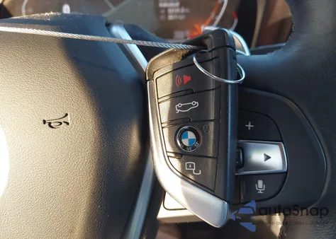 2022 BMW 330I xDrive z USA, uszkodzony, nr VIN 3MW5R7J00N8C32997